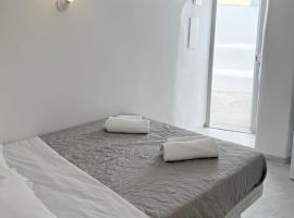Fira Heart Studios，位于费拉的酒店