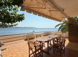 Alekos Beach Houses-Waters Edge