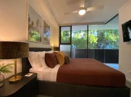 Urban Retreat Homestay - Shared Apartment with Queen Bed and Private Ensuite