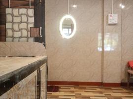 Parvati Niwas Homestay -5 Mins walking frm Revdanda Beach & Fort -Free Wifi，位于阿利鲍格的酒店