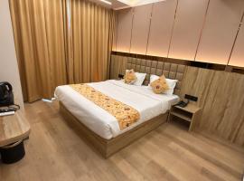 Hotel Radhe，位于朱纳格特的酒店