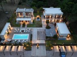 Complejo il Pensiero Punta del Diablo，位于德尔迪阿布罗角的带泳池的酒店