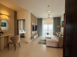 Ocean Luxe - Beachfront Stay with Infinity Pool，位于瓦特勒的酒店