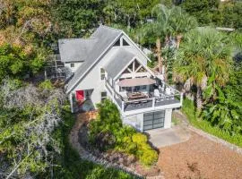 Langoon Lodge 4-BR 3-BA in Historic Mount Dora