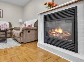 3BR • Pet Friendly + Fireplace • Near Caesars