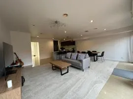 A cozy room with ensuite in Springvale, in a shared accommodation