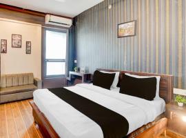 HoTEL RAJ EMABSSY，位于鲁德拉普尔的酒店