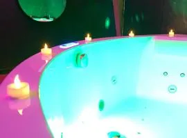 Love room avec jacuzzi privé