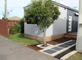 Manuki Tiny Retreat - Private stay Christchurch
