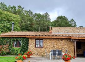 Casa Rural Sierra de Aguafría. Finca El Robledillo，位于莫内斯特里奥的酒店