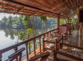 Malayalam Lake Resort，位于阿勒皮的酒店