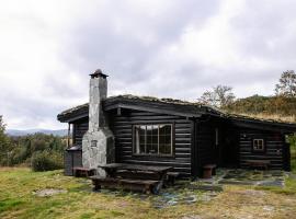 Charming And Cozy Timber Cabin In Sirdal，位于Fidjeland的酒店