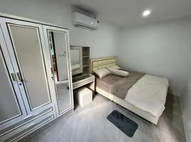 Chaloklum Garden House