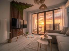 Azure Infinity - Sea view, Pools & SPA - Over the Sea and Under the Sky，位于瓦尔纳的酒店