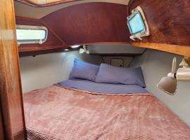 Lady Carmen，位于Key West的船屋