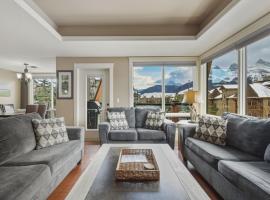 Sunset Ridge - Luxurious Corner Condo - Spectacular Mt Views with open Pool!，位于坎莫尔的酒店