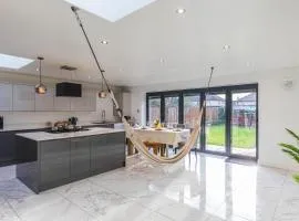 Contractors & families 4 Bedrooms Parking Wifi