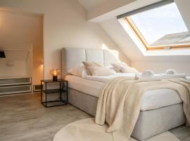 MILPAU Bottrop1 - Zentrales, modernes Design-Apartment - Smart TV, Nespresso, für 4 Personen，位于博特罗普的酒店