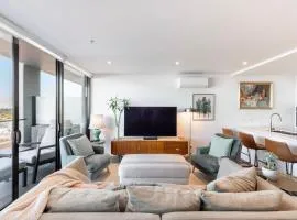 Wellness and Style - 2BR Apartment with Pool, Hot Tub and Gym