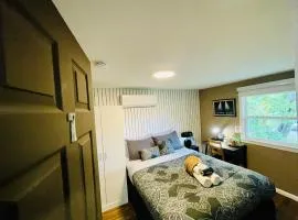 Cozy Small Room - Queen bed - Free Parking in Charlottetown