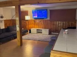 Urban Cabin Retreat 3BD Terrace&Covered Parking