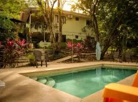 Casa Pura Vida Surf Hostel - Tamarindo Costa Rica