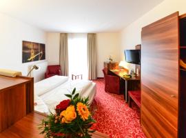 Hotel G&uuml;nter，位于伦廷的带停车场的酒店