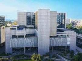 Crowne Plaza Dhaka Airport by IHG，位于达卡的酒店