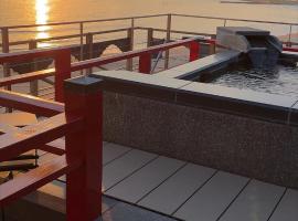 18歳以上の宿 澄江知多，位于Utsumi的酒店