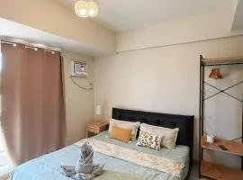 Condo Studio unit in Central by Casa De Mira