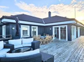Villa with beautiful view and sauna in Henan SE09106