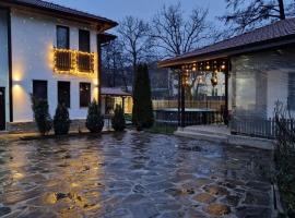 Къщи за гости Тепавица - Pool & Coworking，位于特里亚夫纳的宠物友好酒店