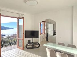 Apartment With View Lake Maggiore/Laveno Mombello，位于拉韦诺的酒店
