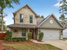 Conroe Family-Friendly 4BR Home with Game Room, Covered Patio & Playset