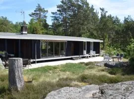 Private holiday home near the sea SE09157