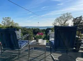 Cozy Cabin With Sea View And Two Terraces