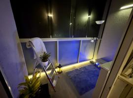 Cozy apartment，位于特伦钦的酒店