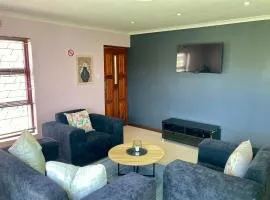 Unit 2, GatherPoint Sleeps 8 Self-Catering Group Belhar-CT
