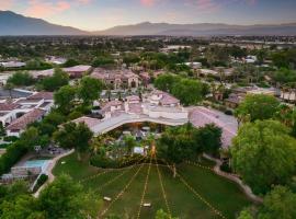 Villa Verbena by AvantStay Expansive Estate w B-ball Court PoolSpa Entertainers Yard，位于百慕大沙丘的酒店