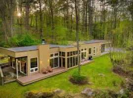 Secluded Modern Enclosed Patio Forest Views Woodland Zen by AvantStay