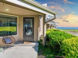 Beachcombers Bliss by AvantStay Steps to the Beach Ocean Views