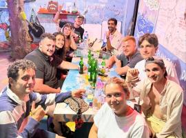 Family Hostel，位于罗威那的酒店