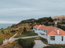 The Longhouse Tirimoana，位于Karitane的酒店