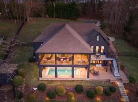 Luxury Lakefront Stay Private Dock IndoorOutdoor Pool The Retreat