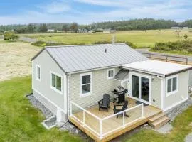 Swan Lake Cottage by AvantStay Views Firepit