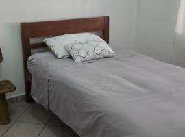 Lugar tranquilo y fácil acceso，位于圣克鲁斯的酒店