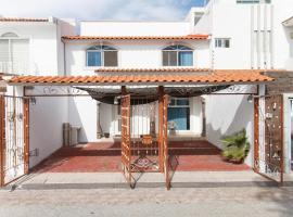 Bonita casa a pie de los arcos con restaurantes，位于Hércules的酒店