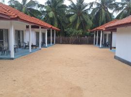 summer wave，位于卡尔皮蒂耶的豪华帐篷营地