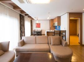 平昌郡阿尔卑希亚假日套房酒店，位于平昌的酒店