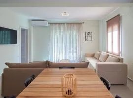 Zoe's Luxury Apartment